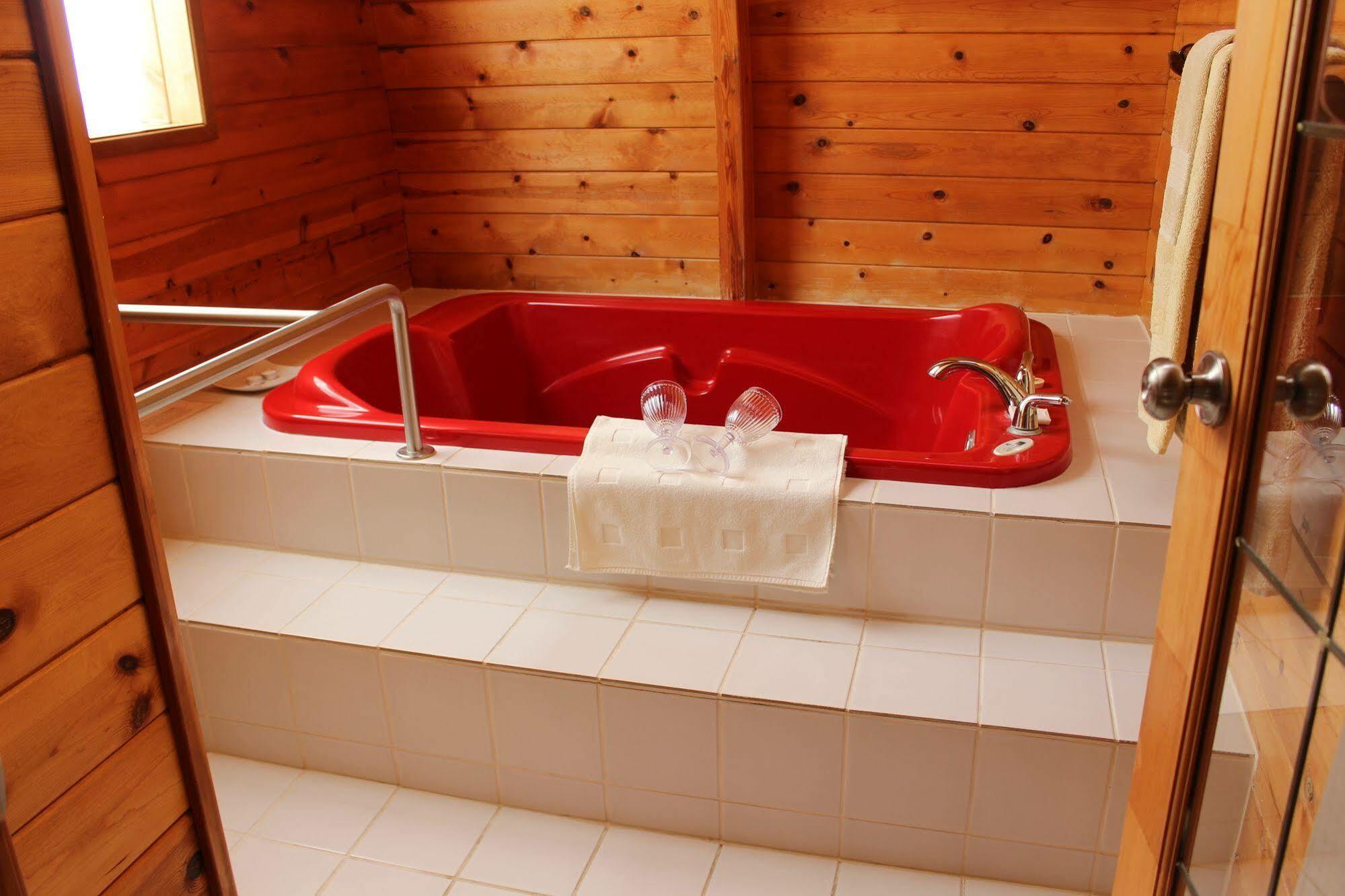 Mineral Springs Resort Fernwood Экстерьер фото